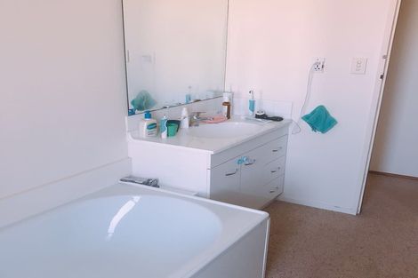 Photo of property in 28 Gibson Drive, Hornby, Christchurch, 8042