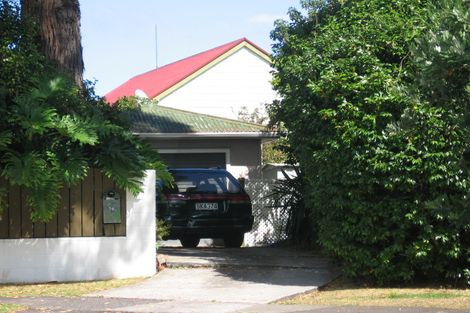 Photo of property in 28 Queen Mary Avenue, New Lynn, Auckland, 0600