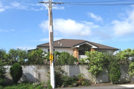 Photo of property in 125 Hobsonville Road, West Harbour, Auckland, 0618