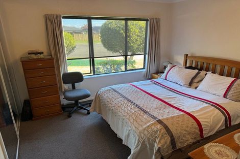 Photo of property in 1a Kingsgate Way, Havelock North, 4130