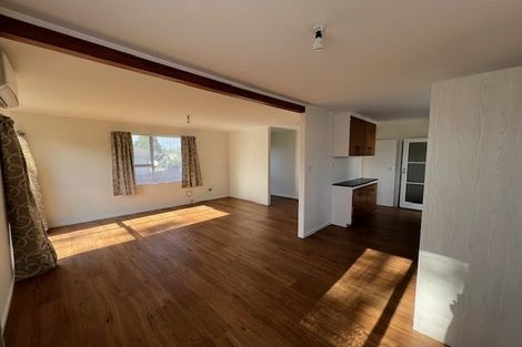 Photo of property in 4 Elvira Place, Ranui, Auckland, 0612