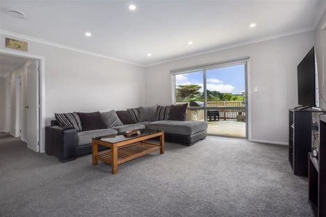 Photo of property in 17a Gloucester Street, Cannons Creek, Porirua, 5024