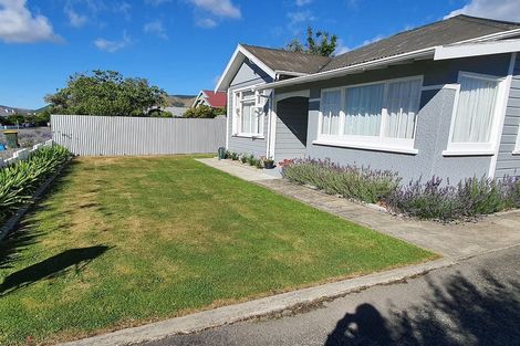 Photo of property in 14 Rhodes Street, Waimate, 7924