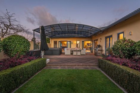 Photo of property in 33 Cashmere Drive, Fitzherbert, Palmerston North, 4410