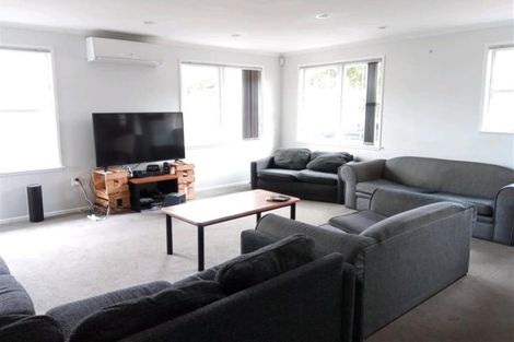 Photo of property in 10 Mcclintock Road, Massey, Auckland, 0614