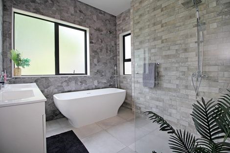 Photo of property in 12 Judge Richardson Drive, Opaheke, Papakura, 2584