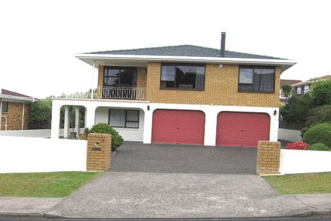Photo of property in 71 Manhattan Heights, Glendene, Auckland, 0602