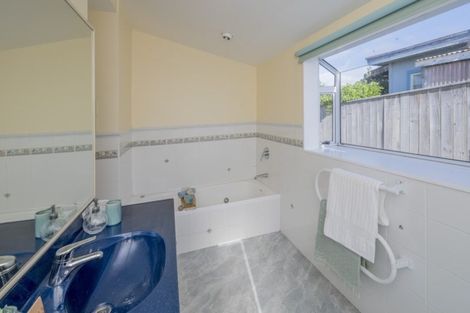 Photo of property in 68 Marine Parade, Otaki Beach, Otaki, 5512