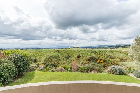 Photo of property in 33 Ruapehu Drive, Fitzherbert, Palmerston North, 4410