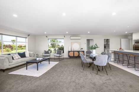 Photo of property in 30 Davaar Crescent, Broomfield, Christchurch, 8042