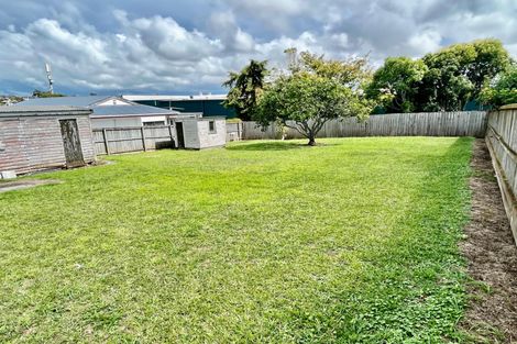 Photo of property in 97 Hillsborough Road, Hillsborough, Auckland, 1042