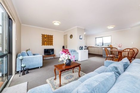 Photo of property in St Claire Village, 5/172 Mcleod Road, Te Atatu South, Auckland, 0610