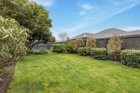 Photo of property in 92 Willowview Drive, Redwood, Christchurch, 8051