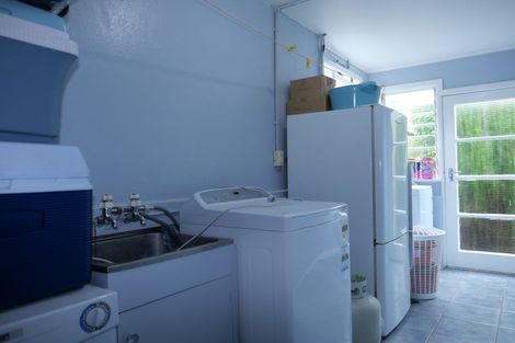 Photo of property in 82 Severn Street, Island Bay, Wellington, 6023