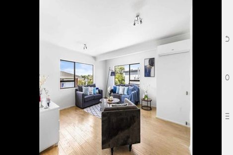 Photo of property in 1/14a Kurnell Drive, Botany Downs, Auckland, 2010