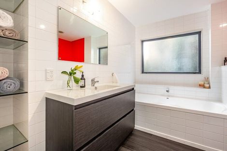 Photo of property in 15 Bank Road, Northland, Wellington, 6012