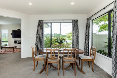 Photo of property in 10 Orotu Drive, Poraiti, Napier, 4112