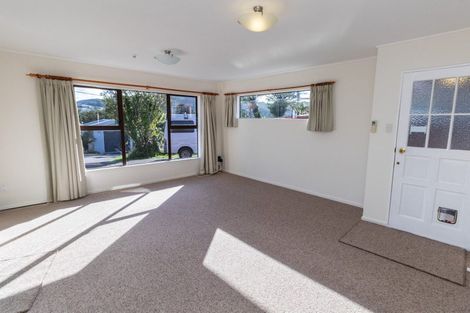 Photo of property in 28a Farm Road, Northland, Wellington, 6012