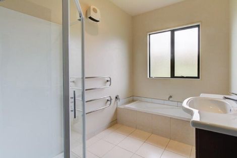 Photo of property in 2 Stonebrook Drive, Wanaka, 9305