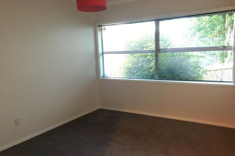 Photo of property in 25 Walnut Lane, Browns Bay, Auckland, 0630