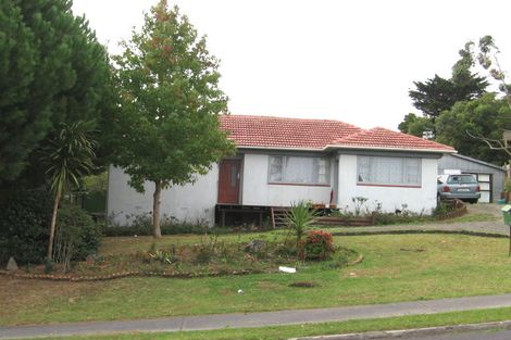 Photo of property in 4 Cyril Crescent, West Harbour, Auckland, 0618