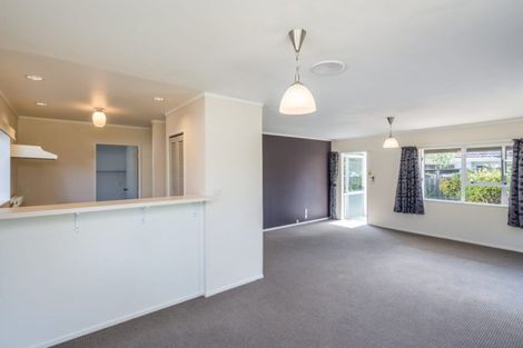 Photo of property in 28 Rosewood Place, Paraparaumu, 5032