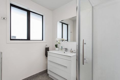 Photo of property in 2/262a Centaurus Road, Hillsborough, Christchurch, 8022