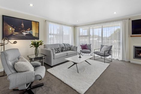 Photo of property in 2 Graham Street, One Tree Point, 0118