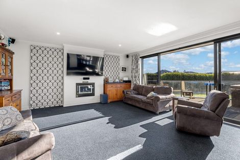 Photo of property in 7 Shillingford Boulevard, Rolleston, 7615