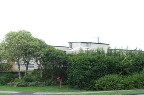 Photo of property in 16 Meadway, Sunnyhills, Auckland, 2010
