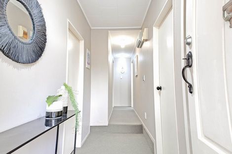 Photo of property in 22b Hillside Drive, Maoribank, Upper Hutt, 5018