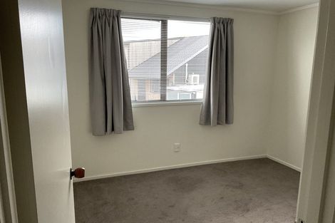 Photo of property in 2/27 Fortunes Road, Half Moon Bay, Auckland, 2012