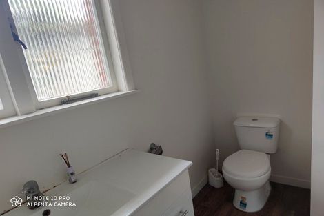 Photo of property in 31 Onewa Road, Northcote, Auckland, 0627