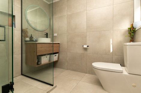 Photo of property in 39 Zefiro Drive, Massey, Auckland, 0614