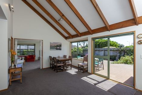 Photo of property in 6 Kotuku Drive, Paraparaumu Beach, Paraparaumu, 5032