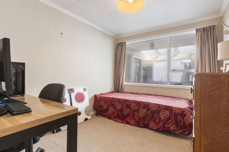 Photo of property in 6 Omata Road, Westown, New Plymouth, 4310