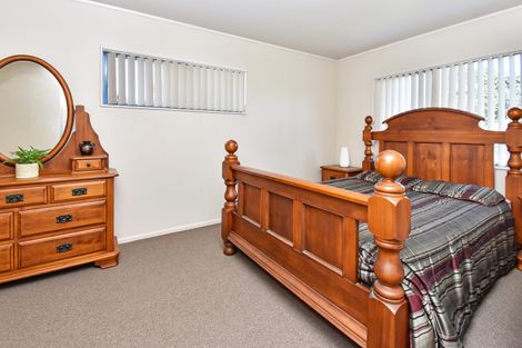 Photo of property in 518 Great South Road, Rosehill, Papakura, 2113