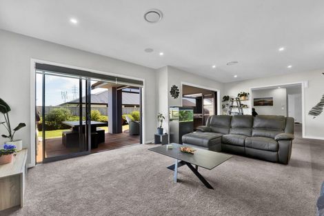 Photo of property in 17 Honeyfield Drive, Whalers Gate, New Plymouth, 4310