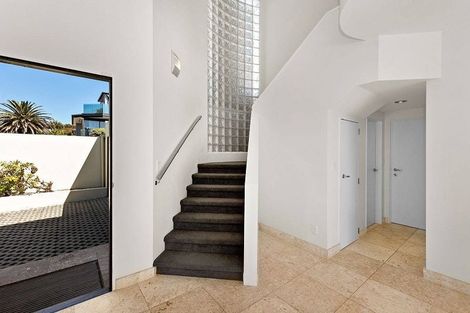 Photo of property in 26 Tiri Road, Milford, Auckland, 0620