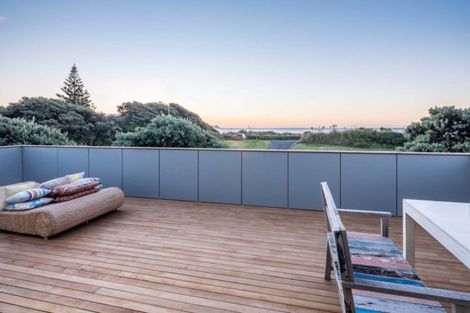 Photo of property in 106 Field Way, Waikanae Beach, Waikanae, 5036