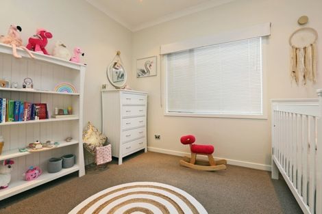 Photo of property in 14 Orotu Drive, Poraiti, Napier, 4112