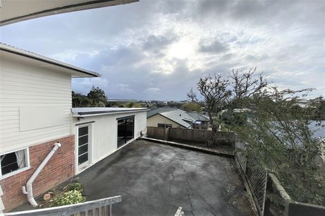 Photo of property in 37 Amberley Avenue, Te Atatu South, Auckland, 0610