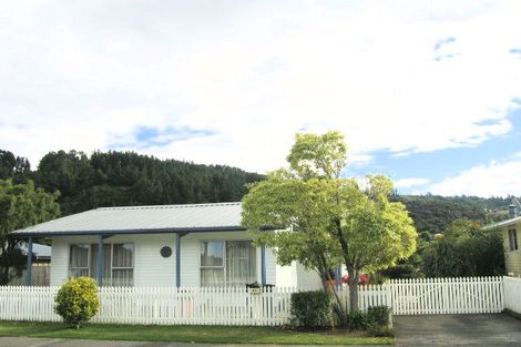 Photo of property in 40 Sunbrae Drive, Silverstream, Upper Hutt, 5019
