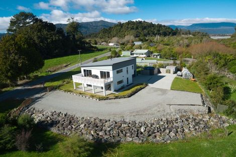 Photo of property in 91 Beach Road, Kakapotahi, Ross, 7885