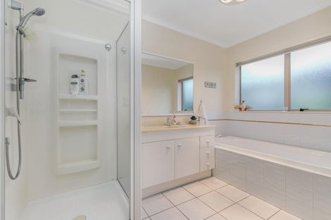 Photo of property in 54 Charles Prevost Drive, The Gardens, Auckland, 2105