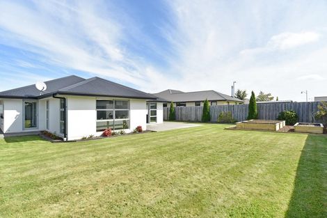 Photo of property in 7 Reeves Road, Rangiora, 7400