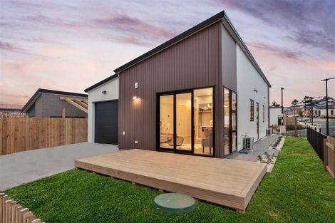 Photo of property in 16 Taiororua Avenue, Massey, Auckland, 0614