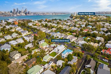 Photo of property in 18 William Bond Street, Stanley Point, Auckland, 0624