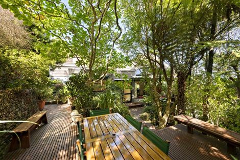 Photo of property in 17 Dillon Street, Lowry Bay, Lower Hutt, 5013