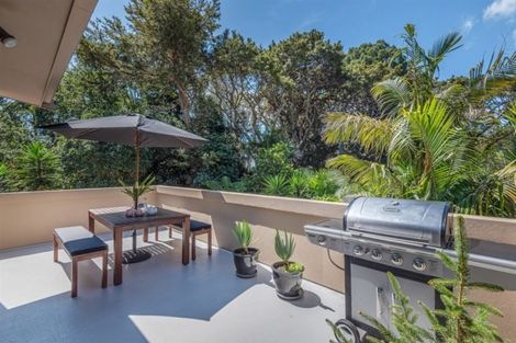 Photo of property in 19 Moore Street, Hillcrest, Auckland, 0627